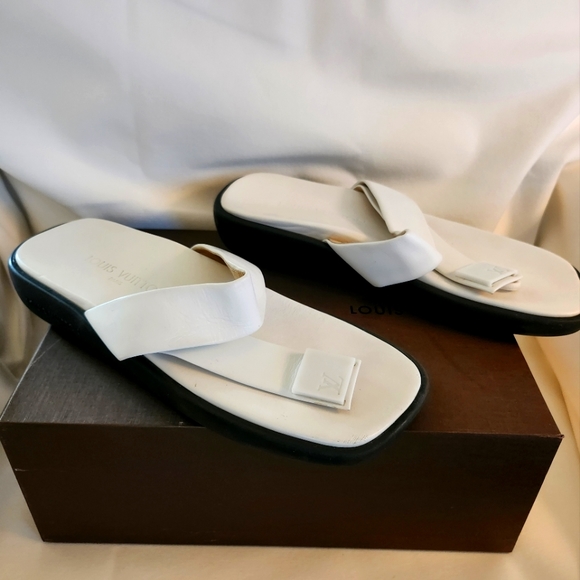 Louis Vuitton white leather slides US 7.5 | EU 37.5 vintage 2001 - Picture 3 of 12